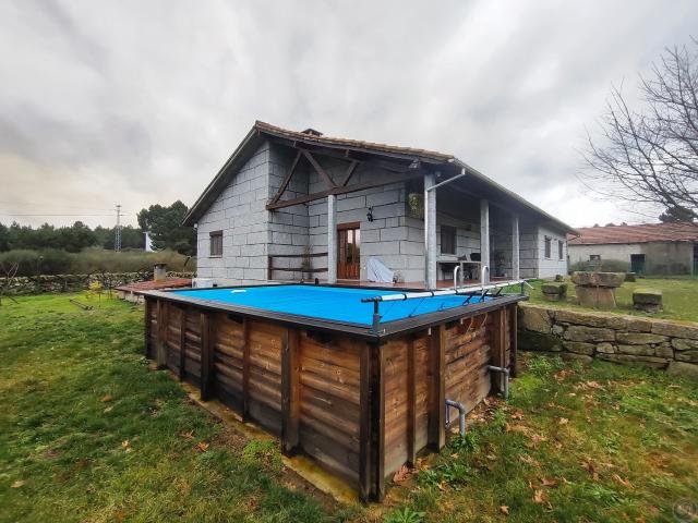 Uma Moradia Pensada para Viver: V4 com Piscina e Muito Espaço Exterior