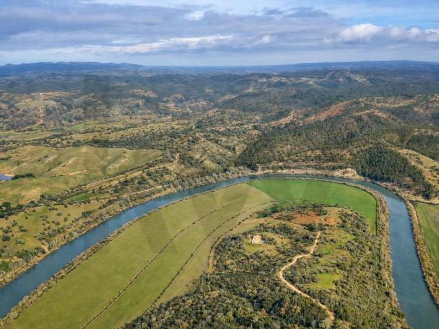 ➜ Uma propriedade ribeirinha no Sudoeste do Alentejo, Odemira