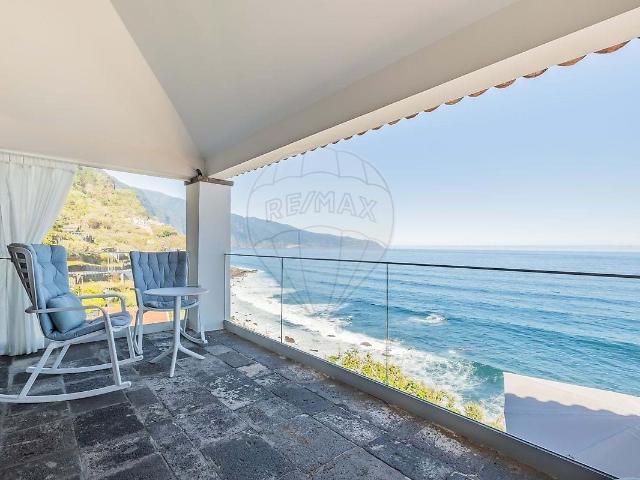 Uma Rara Joia à Beira Mar na Ilha da Madeira 239m² Ponta Delgada