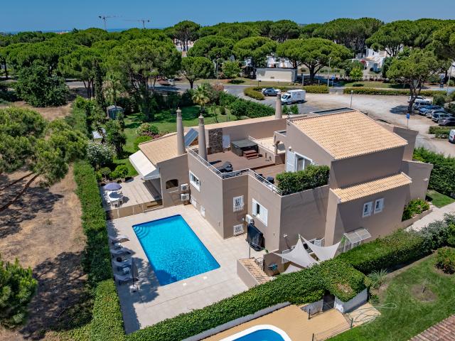 Uma residência exclusiva com vistas privilegiadas para o golfe em Vilamoura