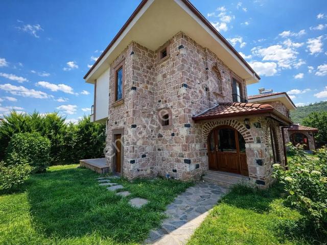 Umas Solutıon'dan Sefa Çamlık'ta 3+1 Müstakil Taş Villa