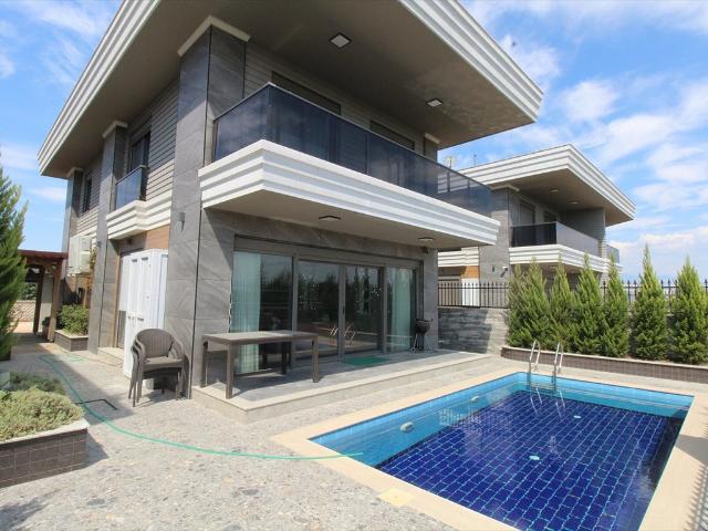 Umeblowany dom z prywatnym basenem w Belek Antalya