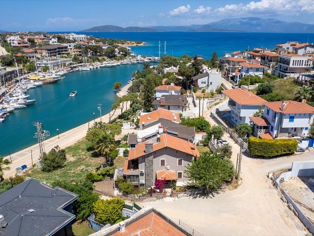 Luksusowa willa z widokiem na morze i marinę w Çeşme