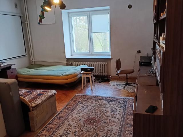 Sprzedam umeblowane 39m² na Ochocie z windą i zielonym skwerem