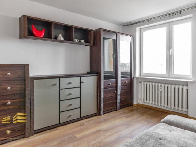 Umeblowane 3 pokoje z oddzielną kuchnią, balkon, piwnica