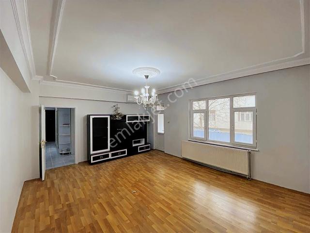 Ümit Emlak|mustafa Paşa'da 3+1 200m2 Full Yapılı Daire|masrafsız