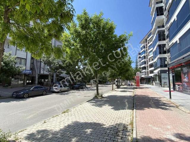 Ümit Emlak|sürsürü/ana Cadde Üzeri İşlek Lokasyon 220m2 Kiralık
