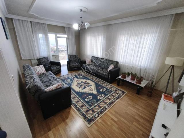 Ümit Emlak'tan Doğanın Yeşilliğin İçinde 3 Balkonlu 150 M2 3+1