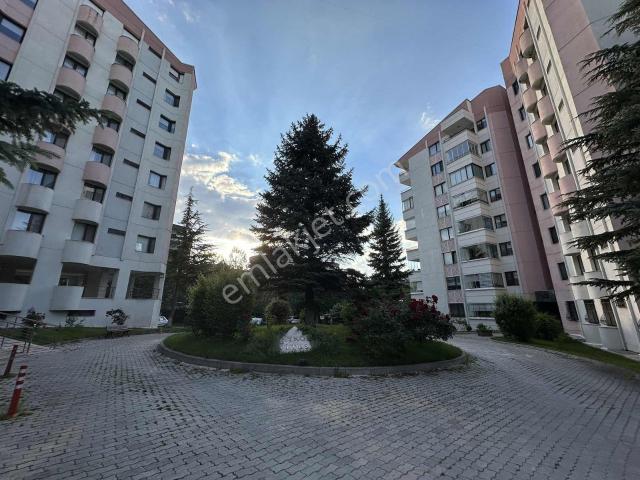 Ümitköy Metro Yakını Aykon Sitesi'nde 4+1 Kiralık Daire