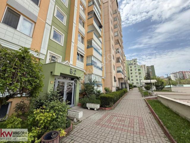 Ümitköy De Ümitkent Sitesinde Boş 3+1 Satılık Daire