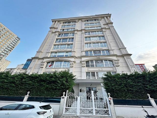 Ümraniye Tatlısu'da Site İçi Kapalı Otoparklı 3+1 Satılık Daire