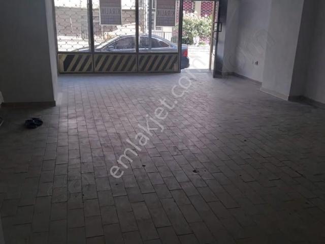 Ümraniye Tepeüstü Mahallesinde 65 M2 Kiralık İş Yeri