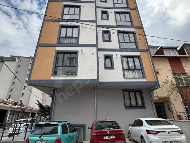 Ümraniye Yukarı Dudulluda Yeni Binada Lüks Döşeli 1+1 Kiralık Daire