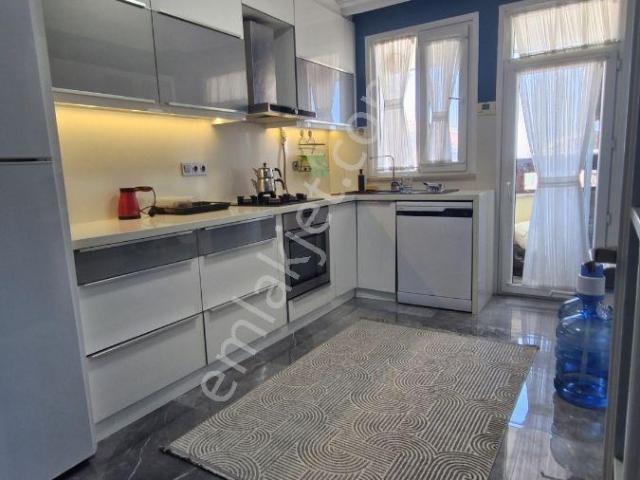 Ümraniye Aşağı Dudullu Gardenya Sitesi 3+1 150m İçi Yapılı