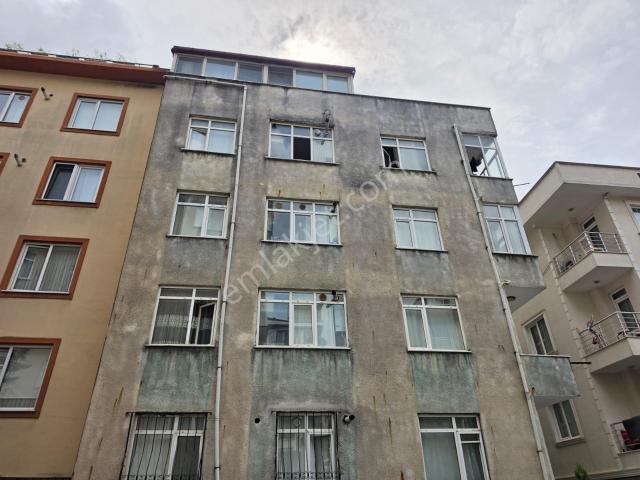 Ümraniye Çakmak Mahallesi 2+1 Satılık Fırsat Daire