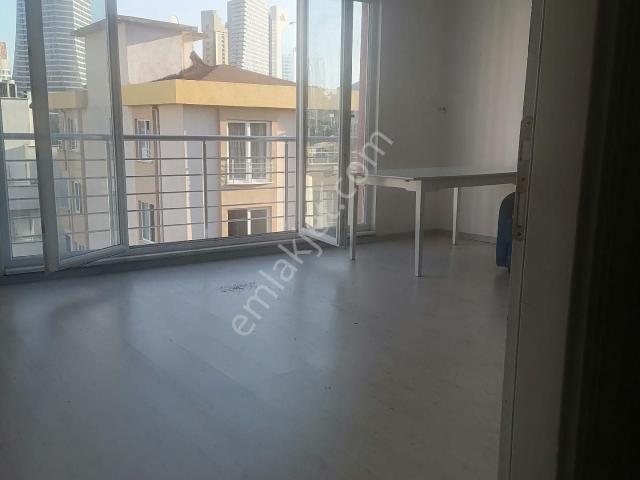 Ümraniye Çamlık Mahallesi İkbal Caddesi 3+1 Kiralık Yeni Bina