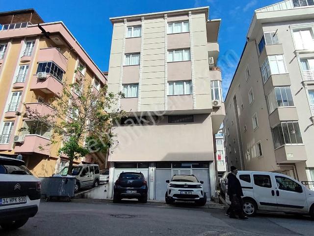 Ümraniye Armağan Evler Ortanca Sokakta Satılık 200 M2 Dükkan/dep