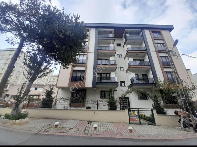 Ümraniye Cemil Meriç Te Metroya Ve Caadeye Yakın 90m2 2+1
