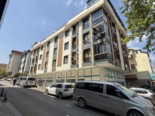 Ümraniye Dudulluda Metroya Yakın 350 M² Kullanışlı Depo