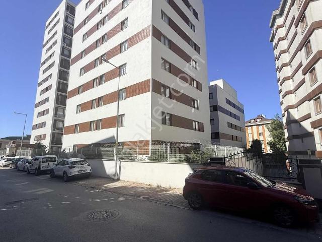 Ümraniye Elmalıkent 3+1 Kapalı Otoparklı,ebeveyn Banyolu Satılık
