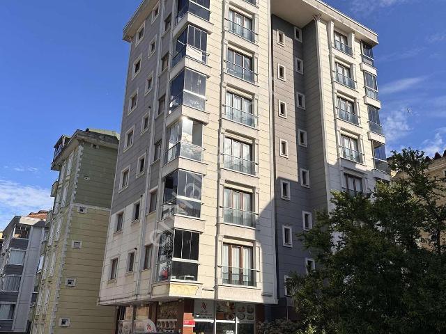 Ümraniye İnkılap Mahallesinde Ferah 2+1 Kiralık Daire