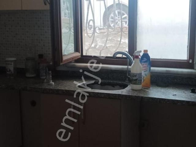 Ümraniye İstiklal Mahallesi Atakent Şehzade Caddesi Metro Yürüme Mesafesi 2+1 Giriş Kat Kiralık