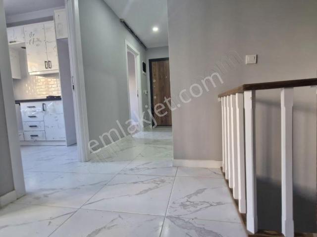 Ümraniye Parseller Mh 4+2 170m Ters Dubleks Sıfır Metro Sokağı
