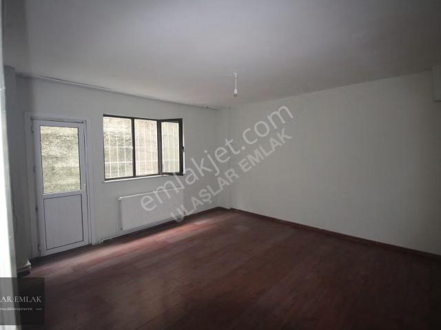 Ümraniye Site Mah. 2+1 85 M2 Kiralık Giriş Kat Daire