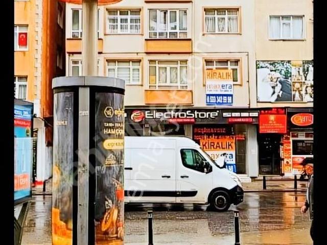 Ümraniyecanparkavm Karşısı Yamanevlermetrodurağı Önünde Ofiskatı