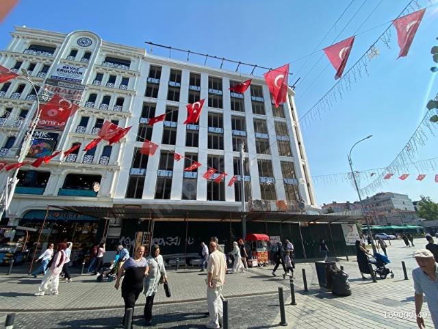 ÜMRANİYE ÇARŞI MERKEZDE METRONUN YANI KİRALIK OFİSLER