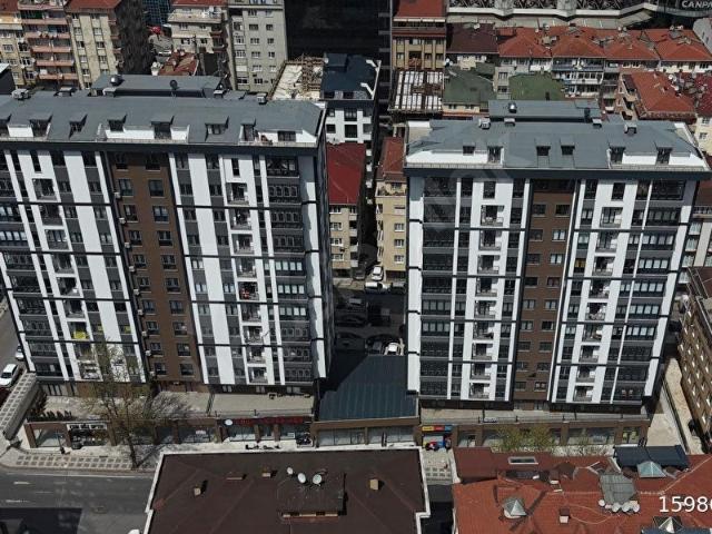 ÜMRANİYE İSTİKLAL'DE SATILIK 2+1 DAİRE SİTE İÇİ O.PARK HAVUZLU