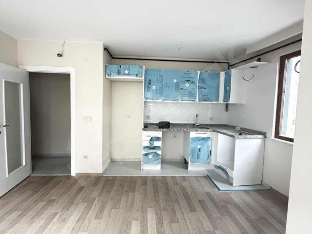 ÜMRANİYE SATILIK 2+1 DAİRE İSKANLI KREDİ SINIRSIZ METRO 5 DK !