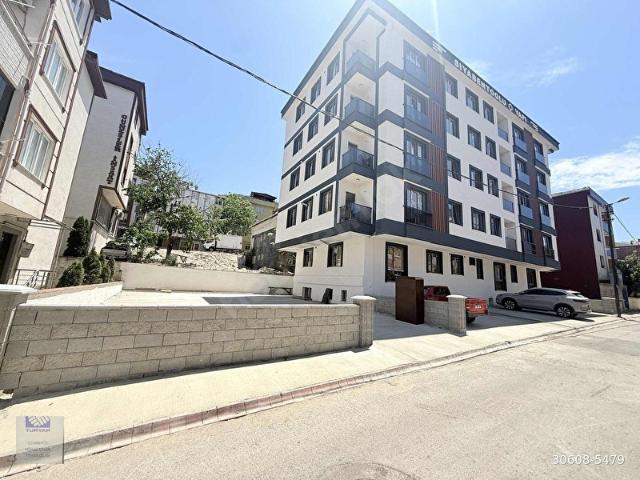 ÜMRANİYE'DE METROYA KOMŞU,SIFIR 2+1 Y.GİRİŞ DAİRE