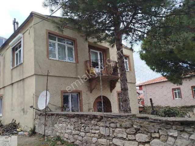 Umurbey De Çarşı İçinde 325m² İki Katlı Satılık Ev