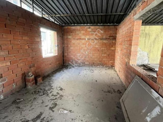 Umurluda 185 M² Arsa İçinde 100 M² Müstakil Ev