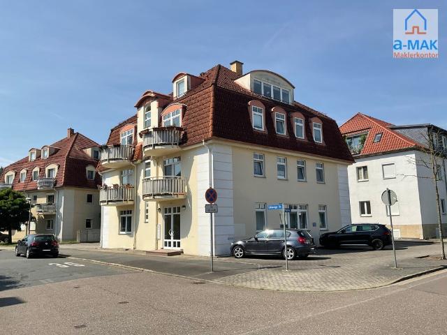 Umwandlung zur barrierefreien Erdgeschosswohnung möglich bisherige Gewerbeeinheit mit Stellplätzen und Keller zu verkaufen
