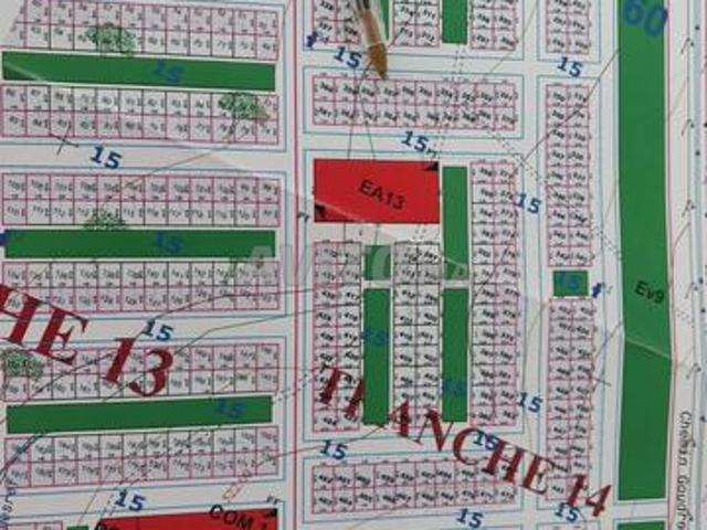 Un terrain commercial de 90 m2 RDC & 2 étages