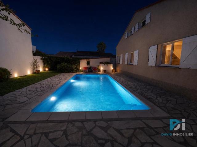 Un véritable cocon familial avec piscine au coeur de Vias