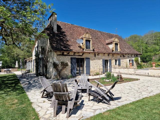 Un véritable bijou ! Moulin de 5 chambres dans un cadre idyl. 250m² Bergerac