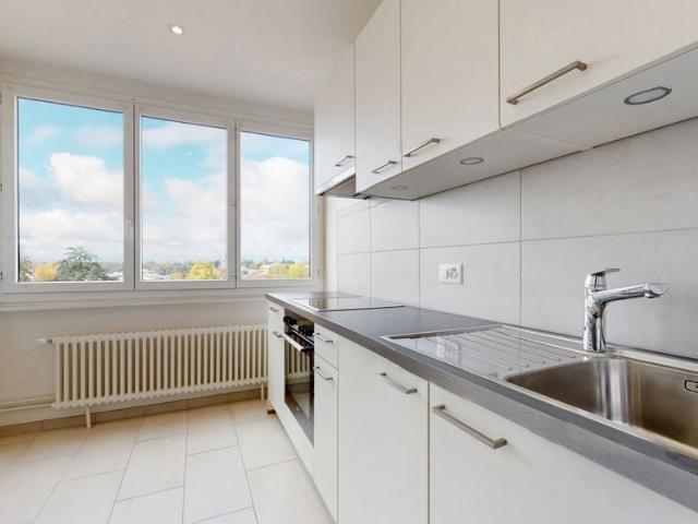 Un agréable logement à Chêne Bourg