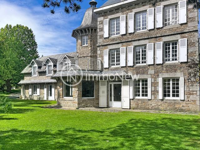 Un ancien manoir des années 1858 avec un terrain de plus de 6000m2