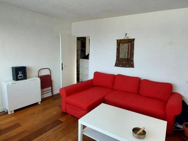 UN APPARTEMENT 2 PIECES PROCHE BOIS ET VUE SUR PARIS AVEC CAVE E