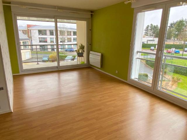 Un appartement T3 avec ascenseur, balcon et parking