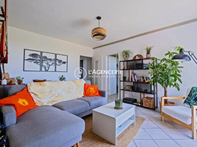 Un appartement T3 meublé de 58m² avec place de parking