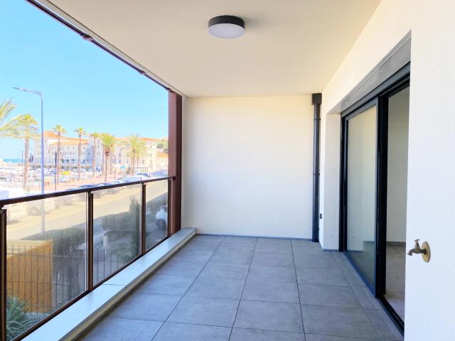 UN APPARTEMENT T4, AVEC TERRASSE ET VUE MER, A BANYULS SUR MER