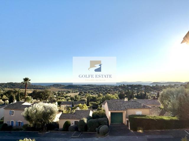 Un appartement, vue mer panoramique, proximité du village