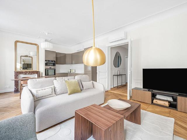 Un appartement d'exception refait à neuf Gustave Courbet deux suites parentales