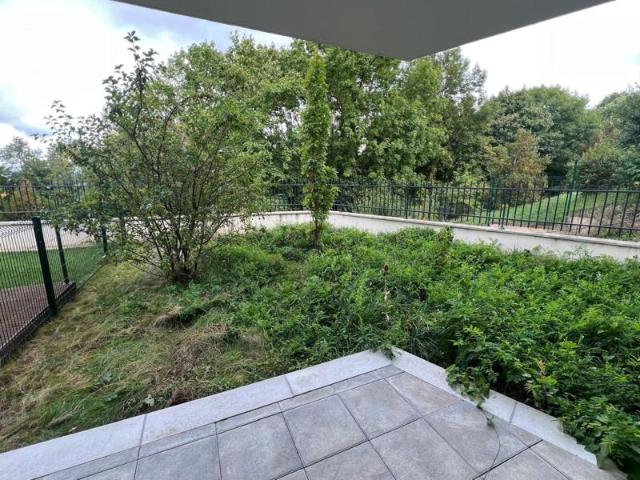 Un appartement neuf dans un écrin de verdure + 2 parkings
