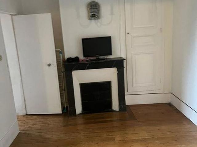 Un appartement spacieux, chaleureux et prêt à vivre au 1er