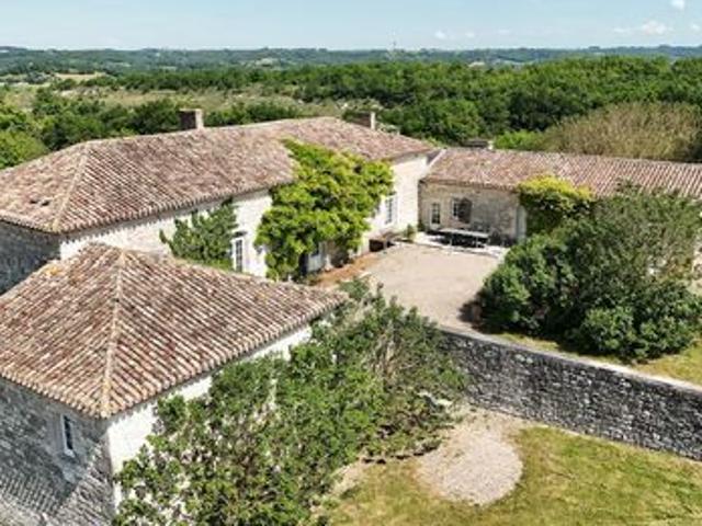 Un art de vivre à la Française Demeure de Famille ou Chambres d'hôtes